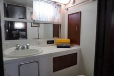 Купить яхту DHARMA - Hatteras в Shestakov Yacht Sales