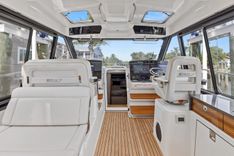 Buy a Lobo Del Mar II - Boston Whaler at Shestakov Yacht Sales