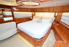 Buy a yacht Bella - Sunseeker
