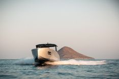 best yacht sales deals OASIS T40 Inboard