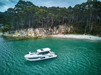 Buy a 1095 FLY - Jeanneau at Shestakov Yacht Sales