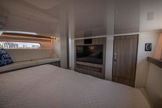 Buy a yacht Regal 38 2020