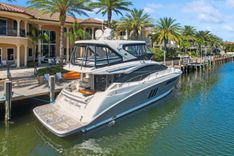 Купить яхту - L590 Fly в Shestakov Yacht Sales