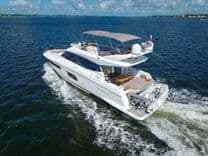 Buy a yacht 2015 Prestige 550 Fly 2015