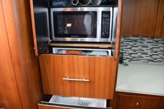 Стоимость яхты CAZADORA - CUSTOM CAROLINA