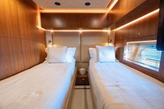 Buy a yacht Blade 6 - Sunseeker