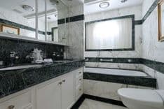 Лучшая цена на LADY BEATRICE