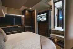 Лучшая цена на Field Office - Azimut Yachts