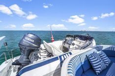 Buy a yacht Hatteras 80 Motor Yacht - Hatteras