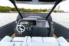 Buy a yacht Vanquish Yachts VQ40 - VANQUISH YACHTS