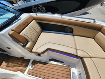 Buy a yacht 2015 Sea Ray 270 Sundeck 2015