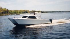 Buy a 26' 2000 Hunt Express Weekender- Custom 26 at Shestakov Yacht Sales