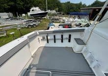 2005 Luhrs Custom 29