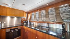 Купить яхту GBXSK04137L607 Predator 108 в Shestakov Yacht Sales