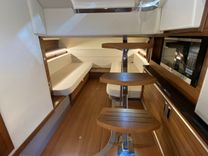 Купить яхту 2022 SEA RAY 320 SUNDANCER @ CANCUN 32 в Shestakov Yacht Sales