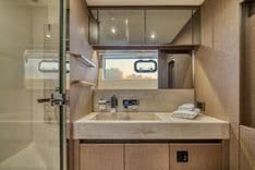 Buy a yacht 2021 Prestige 690 2021