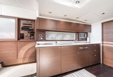 Купить яхту DELARON - SEA RAY в Shestakov Yacht Sales