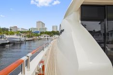 the best price on LAZZARA 2009