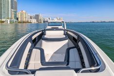 42 AURORIS - Cigarette Racing