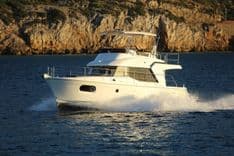 best yacht sales deals 2023 Beneteau Swift Trawler 35 - Beneteau