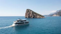 best yacht sales deals Lazzara UHV 90 87