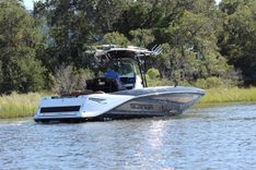 25' Scarab 255 Open ID