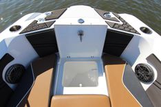 25' Scarab 255 Open ID 25