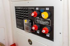 28' Caymas 281HB Center Console