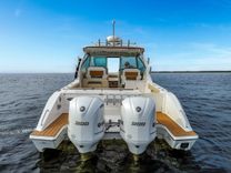 best yacht sales deals 2019 Pursuit DC 325 Dual Console