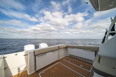 2019 Pursuit DC 325 Dual Console 2019