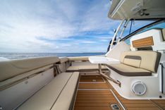 best yacht sales deals 2019 Pursuit DC 325 Dual Console - PURSUIT BOATS