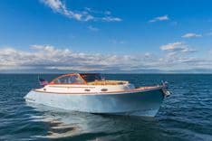 the best price on V40 Retro Classic Open