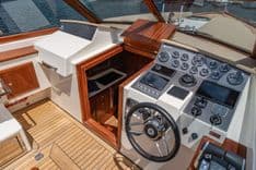 V40 Retro Classic Open 40