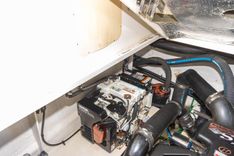 Buy a yacht 2005 Sea Ray 340 Sundancer