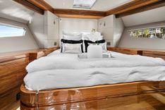 King 68 yacht sale