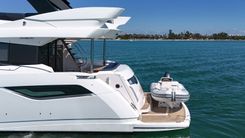 Buy a yacht 68  MANHATTAN - Sunseeker