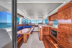 68  MANHATTAN - Sunseeker