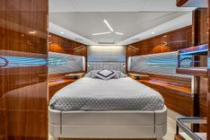 Buy a yacht 68  MANHATTAN 68