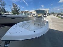 Стоимость яхты 2023 Sea Born LX26 Center Console LX26