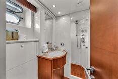 AZIMUT 100 2006 price