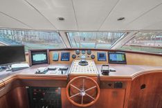 the best price on AZIMUT 100 2006
