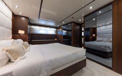 the best price on TAURO - Sanlorenzo