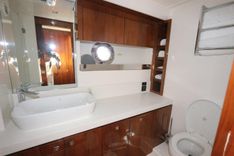 Стоимость яхты RIVIERA 2020 60