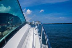 Buy a yacht Elusive - SEA RAY