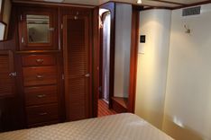 Buy a yacht RED OCTOBER Cherubini Independence