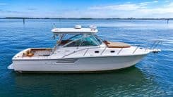 Pursuit 3400 Express - PURSUIT BOATS