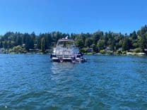 the best price on 2005 Regal Commodore 4260 - Regal