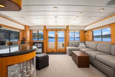 best yacht sales deals QUE SA-RAH SA-RAH - SYMBOL