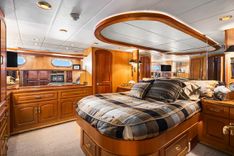 best yacht sales deals QUE SA-RAH SA-RAH Pilothouse