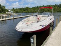 Buy a yacht 2010 Starcraft Sun Deck - STARCRAFT